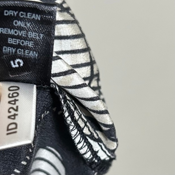 VTG Dress S 100% Silk Black Beige Geometric Square Neck 3/4 Sleeve Coctail Party - Picture 7 of 8